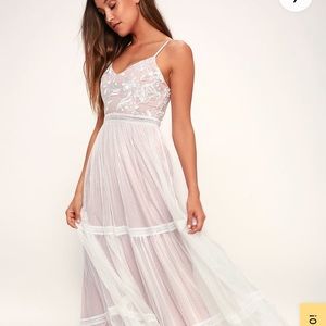 Lulu’s dress, strapless, champagne and white, lace